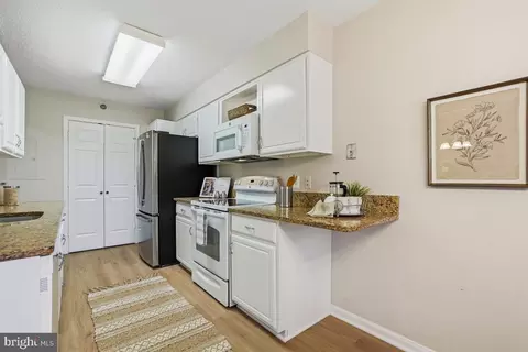 Kitchen - 14801 Pennfield Cir #203, Silver Spring, MD 20906 photo 4 of 4