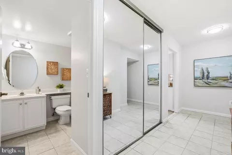 Entry Way - 14801 Pennfield Cir #203, Silver Spring, MD 20906 photo 4 of 4