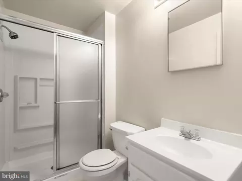 Bath - 14709 Harvest Ln, Silver Spring, MD 20905 photo 6 of 6