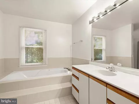 Bath - 14709 Harvest Ln, Silver Spring, MD 20905 photo 2 of 6