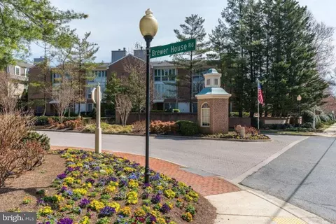 5713 Brewer House Cir #302, Rockville, MD 20852