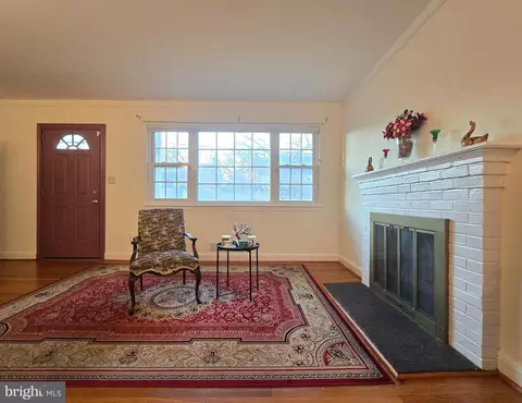 Living - 414 Kerwin Rd, Silver Spring, MD 20901 photo 1 of 1