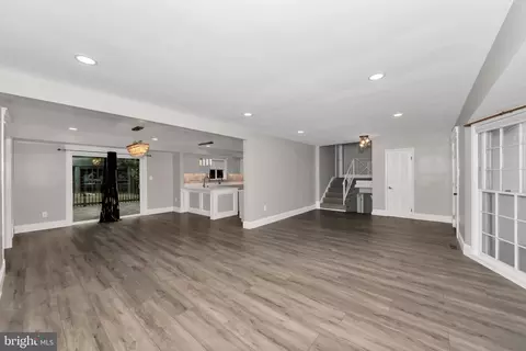 10810 Wheeler Dr, Silver Spring, MD 20901 photo 9