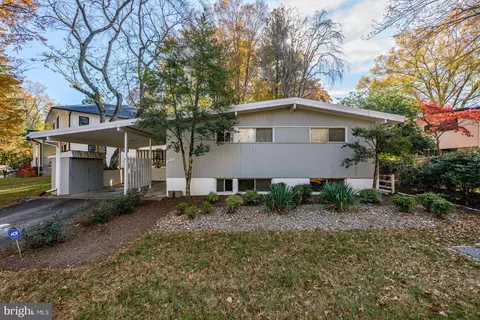 6614 Melody Ln, Bethesda, MD 20817