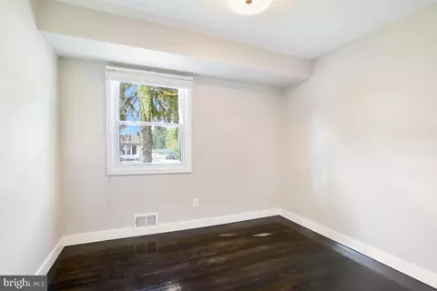 Bedroom - 220 Hutton St, Gaithersburg, MD 20877 photo 3 of 6