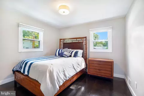 Bedroom - 220 Hutton St, Gaithersburg, MD 20877 photo 4 of 6