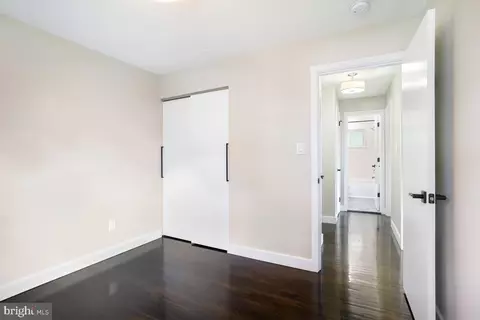 Entry Way - 220 Hutton St, Gaithersburg, MD 20877 photo 7 of 8