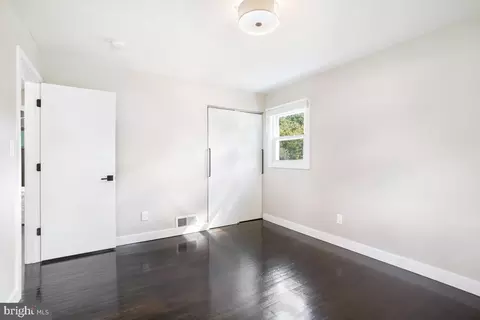 Bedroom - 220 Hutton St, Gaithersburg, MD 20877 photo 2 of 6