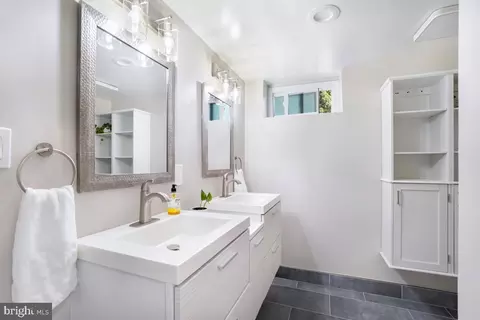 Bath - 220 Hutton St, Gaithersburg, MD 20877 photo 2 of 2