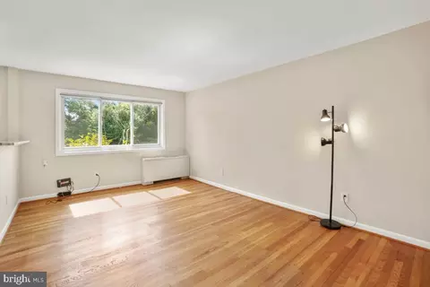 Living - 9736 Glen Ave #201-97, Silver Spring, MD 20910 photo 5 of 8
