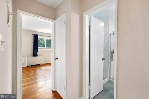 Entry Way - 9736 Glen Ave #201-97, Silver Spring, MD 20910 photo 3 of 5