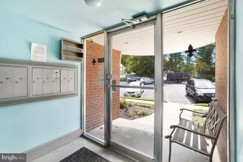 Entry Way - 9736 Glen Ave #201-97, Silver Spring, MD 20910 photo 1 of 5