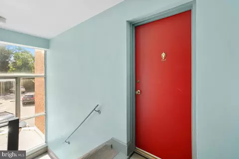 Entry Way - 9736 Glen Ave #201-97, Silver Spring, MD 20910 photo 2 of 5