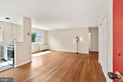Living - 9736 Glen Ave #201-97, Silver Spring, MD 20910 photo 1 of 8