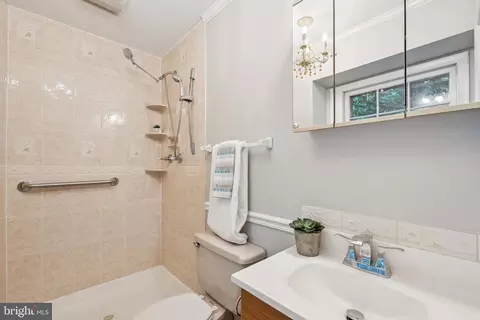 2209 Victor Ct, Silver Spring, MD 20906 photo 10