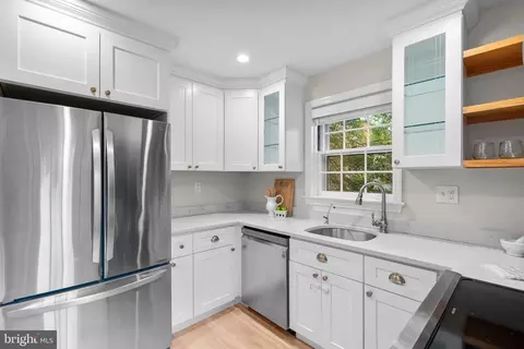 1514 Red Oak Dr, Silver Spring, MD 20910 photo 11