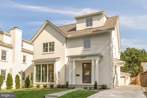 4427 Ridge St, Chevy Chase, MD 20815