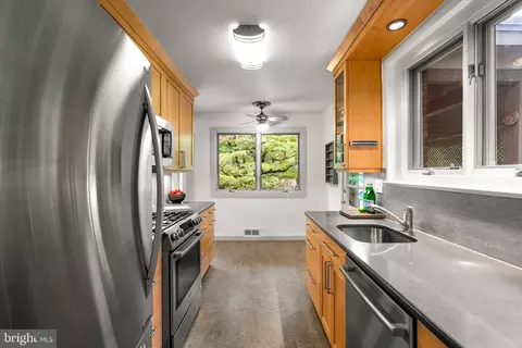 9109 Fairview Rd, Silver Spring, MD 20910 photo 14
