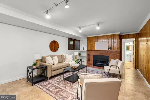 9109 Fairview Rd, Silver Spring, MD 20910 photo 31