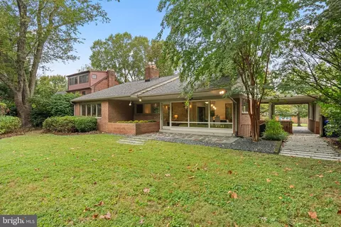 9109 Fairview Rd, Silver Spring, MD 20910 photo 2