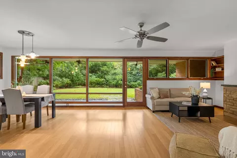 9109 Fairview Rd, Silver Spring, MD 20910 photo 4