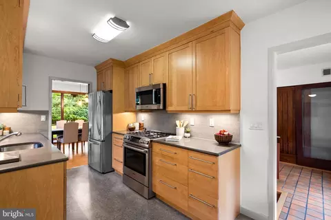 9109 Fairview Rd, Silver Spring, MD 20910 photo 17