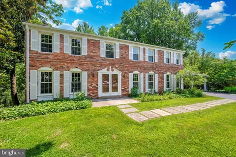 302 Notley Ct, Silver Spring, MD 20905