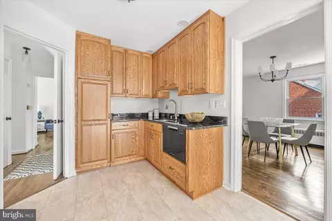 1902 Rookwood Rd, Silver Spring, MD 20910 photo 10