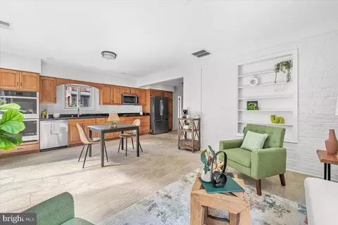 1902 Rookwood Rd, Silver Spring, MD 20910 photo 14