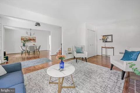 1902 Rookwood Rd, Silver Spring, MD 20910 photo 4