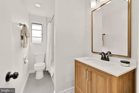 Bath - 525 E Indian Spring Dr, Silver Spring, MD 20901 photo 3 of 5