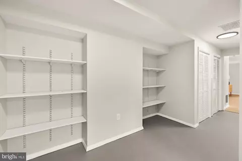 Entry Way - 525 E Indian Spring Dr, Silver Spring, MD 20901 photo 5 of 6