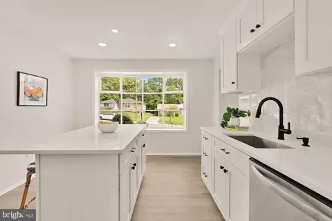 Kitchen - 525 E Indian Spring Dr, Silver Spring, MD 20901 photo 3 of 6