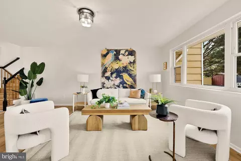 Living - 525 E Indian Spring Dr, Silver Spring, MD 20901 photo 2 of 6