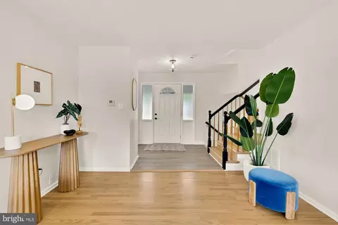 Entry Way - 525 E Indian Spring Dr, Silver Spring, MD 20901 photo 1 of 6
