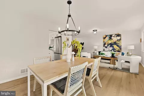 Dining - 525 E Indian Spring Dr, Silver Spring, MD 20901 photo 2 of 3