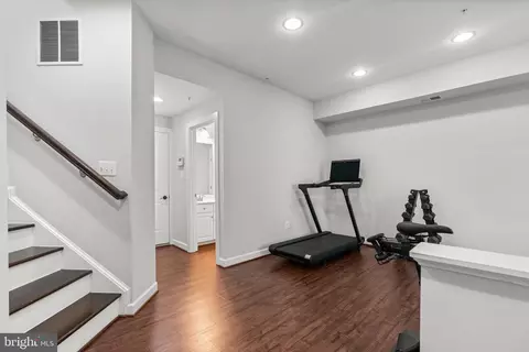 414 Hydrangea Pl, Gaithersburg, MD 20878 photo 2