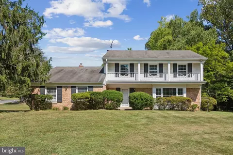 10701 Pebble Brook Ln, Potomac, MD 20854