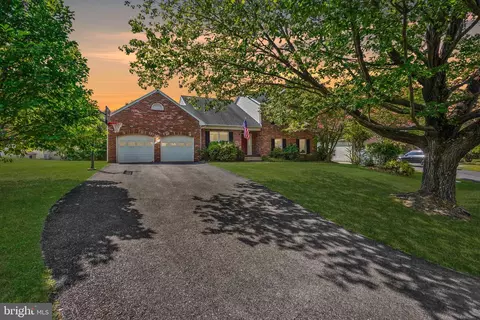 9 Fairdale Ct, Silver Spring, MD 20905