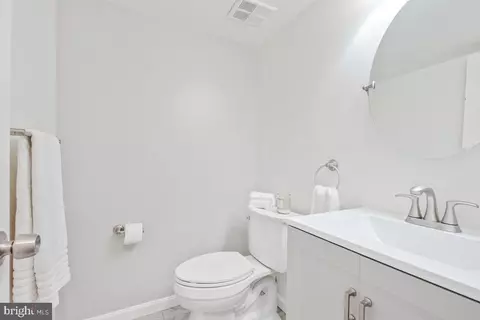 Bath - 9 Fairdale Ct, Silver Spring, MD 20905 photo 1 of 4