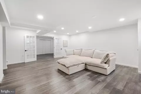 Living - 9 Fairdale Ct, Silver Spring, MD 20905 photo 4 of 4