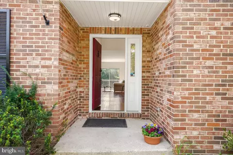 Entry Way - 9 Fairdale Ct, Silver Spring, MD 20905 photo 1 of 4
