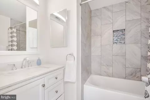 Bath - 9 Fairdale Ct, Silver Spring, MD 20905 photo 4 of 4