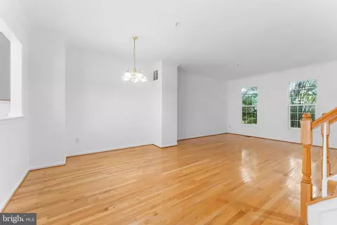 Living - 9443 Fields Rd, Gaithersburg, MD 20878 photo 3 of 5