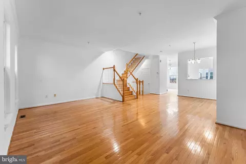 Living - 9443 Fields Rd, Gaithersburg, MD 20878 photo 4 of 5