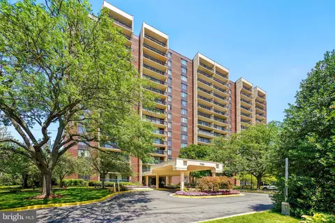 7401 Westlake Ter #215, Bethesda, MD 20817