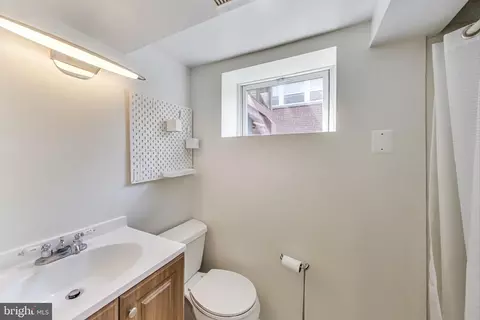 Bath - 10146 Dallas Ave, Silver Spring, MD 20901 photo 3 of 3