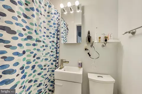 Bath - 10146 Dallas Ave, Silver Spring, MD 20901 photo 1 of 3
