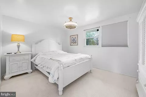Bedroom - 19225 Walters Ave, Poolesville, MD 20837 photo 2 of 3