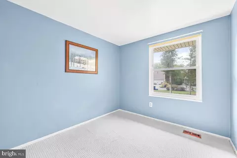 Bedroom - 19225 Walters Ave, Poolesville, MD 20837 photo 3 of 3